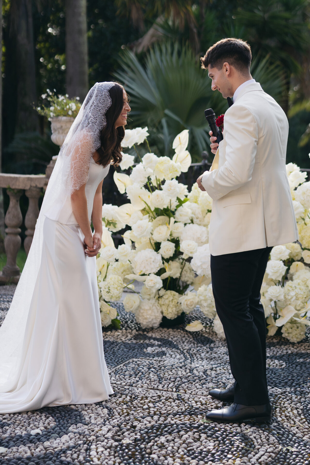 Cacie_Carroll@CacieCarrollPhotography_KriziaandNick_WeddingDayatVillaDurazzo_SantaMargheritaItaly-560