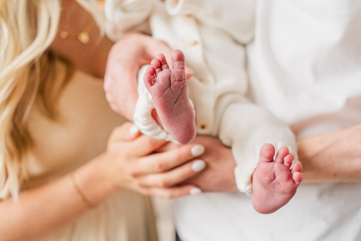 eau claire wisconsin in home newborn session