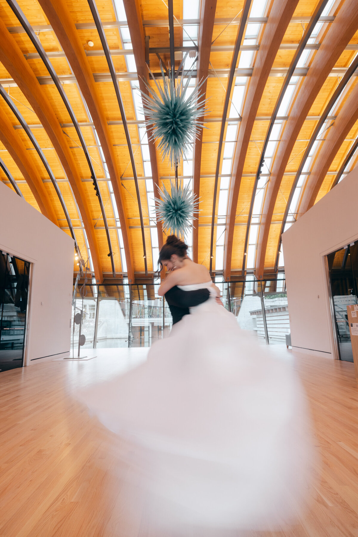 Crystal-Bridges-wedding-2025-0008