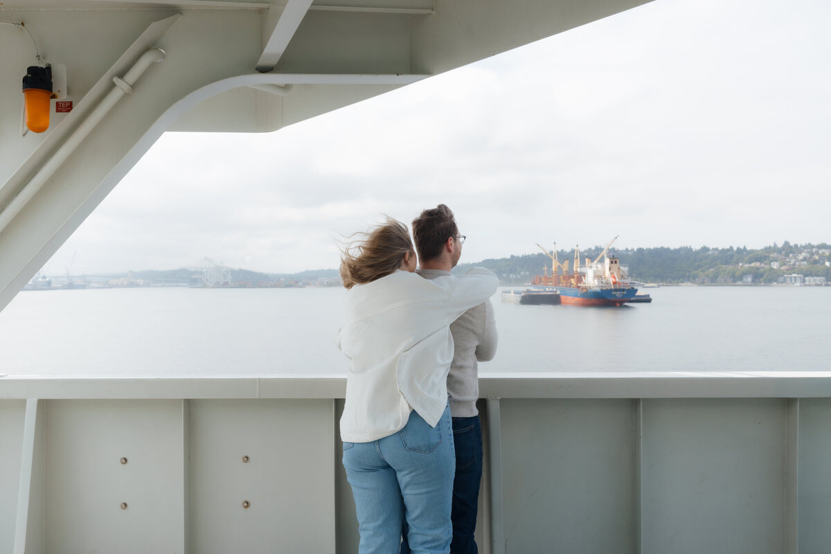SeattleFerryCouplesPhotography43