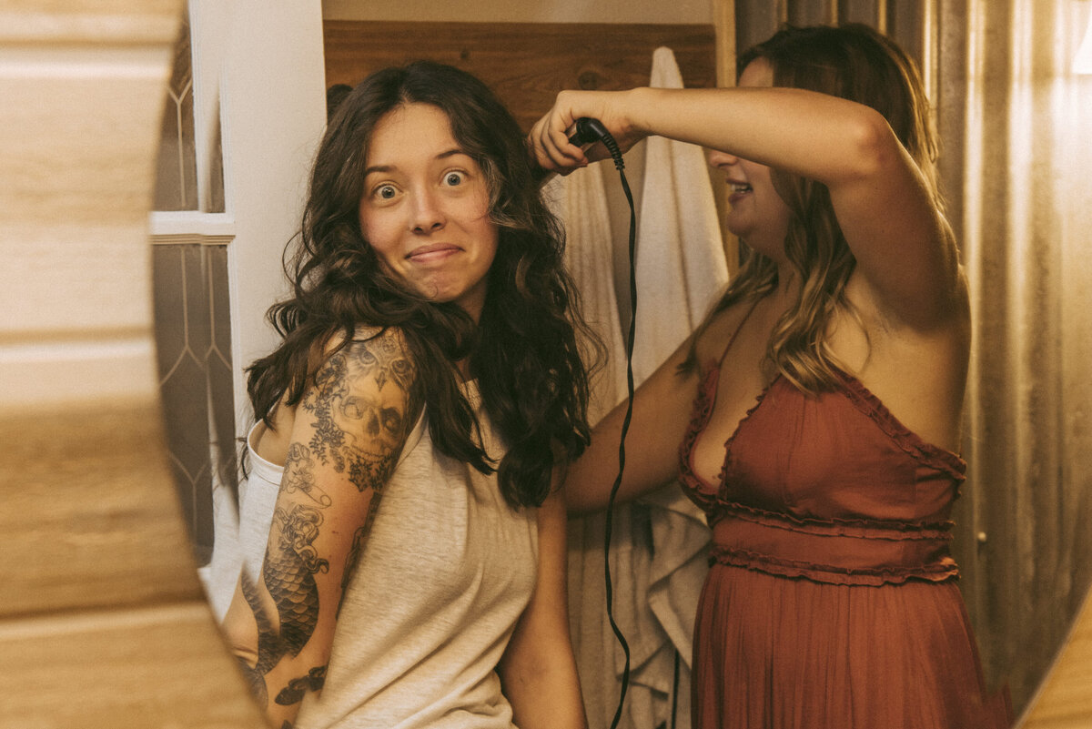 _1_K&D_70s_Eclectic_Micro_Wedding_-57