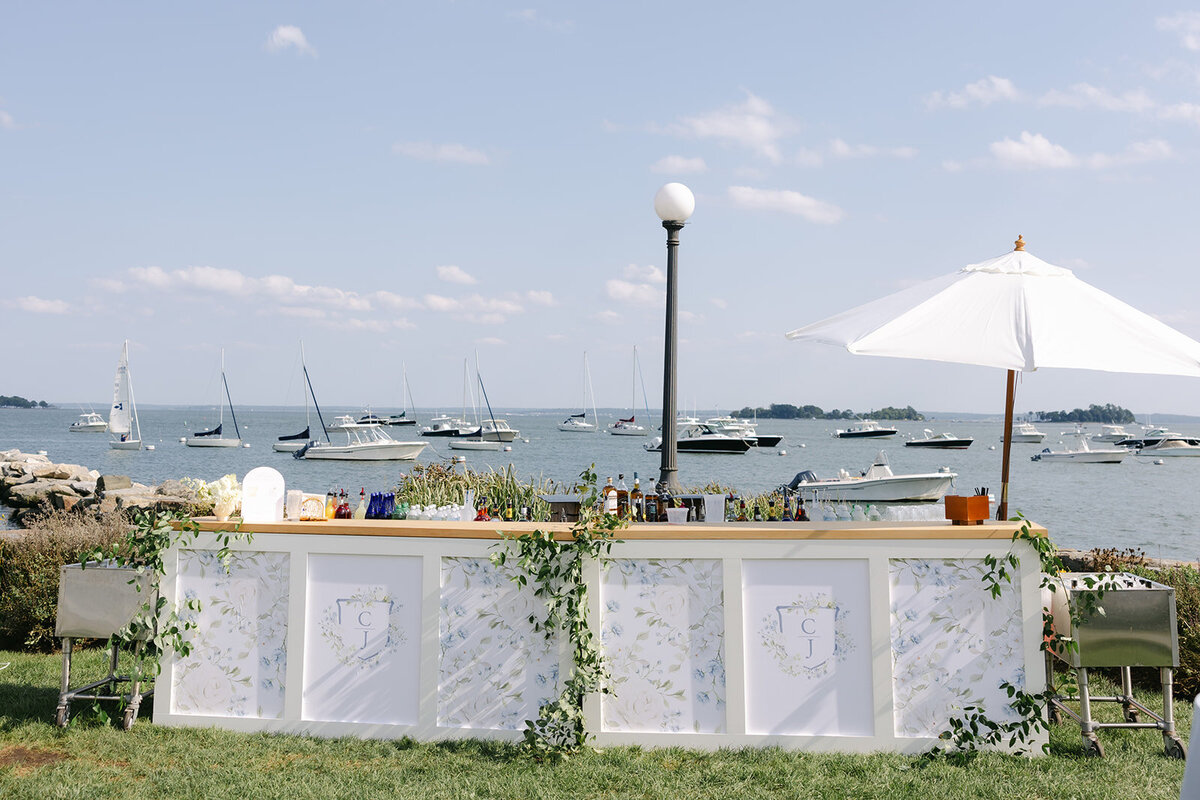 custom-country-club-bar-rental