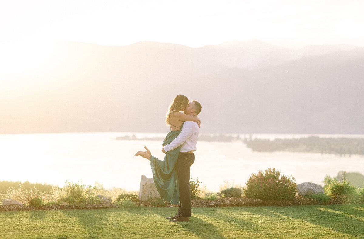 silver-bell-winery-lake-chelan-engagement-70