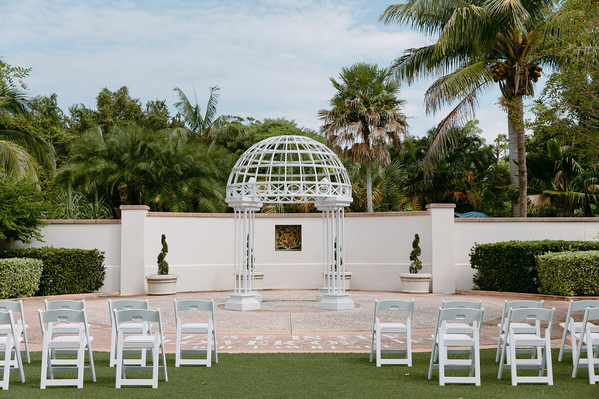 Jessica-Cruz-Photo-Elopement-Florida-Botanical-Gardens-Chantilly-Chic-12