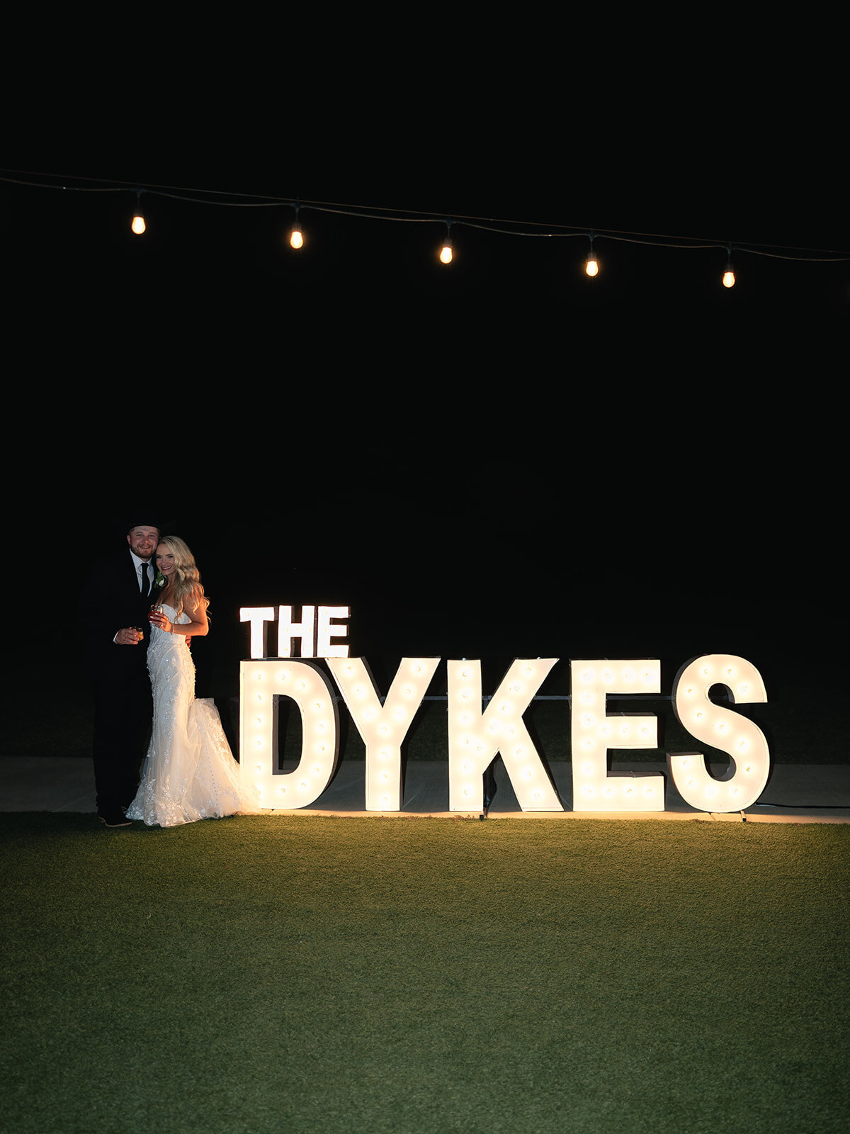 2025-10-11_DykesWeddingPreviews_MollyMurphyPhotography-118