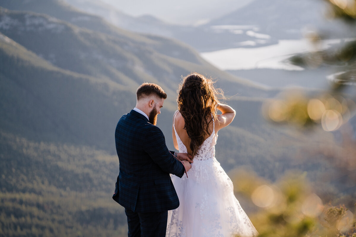 kananaskis-sunset-hiking-elopement-3