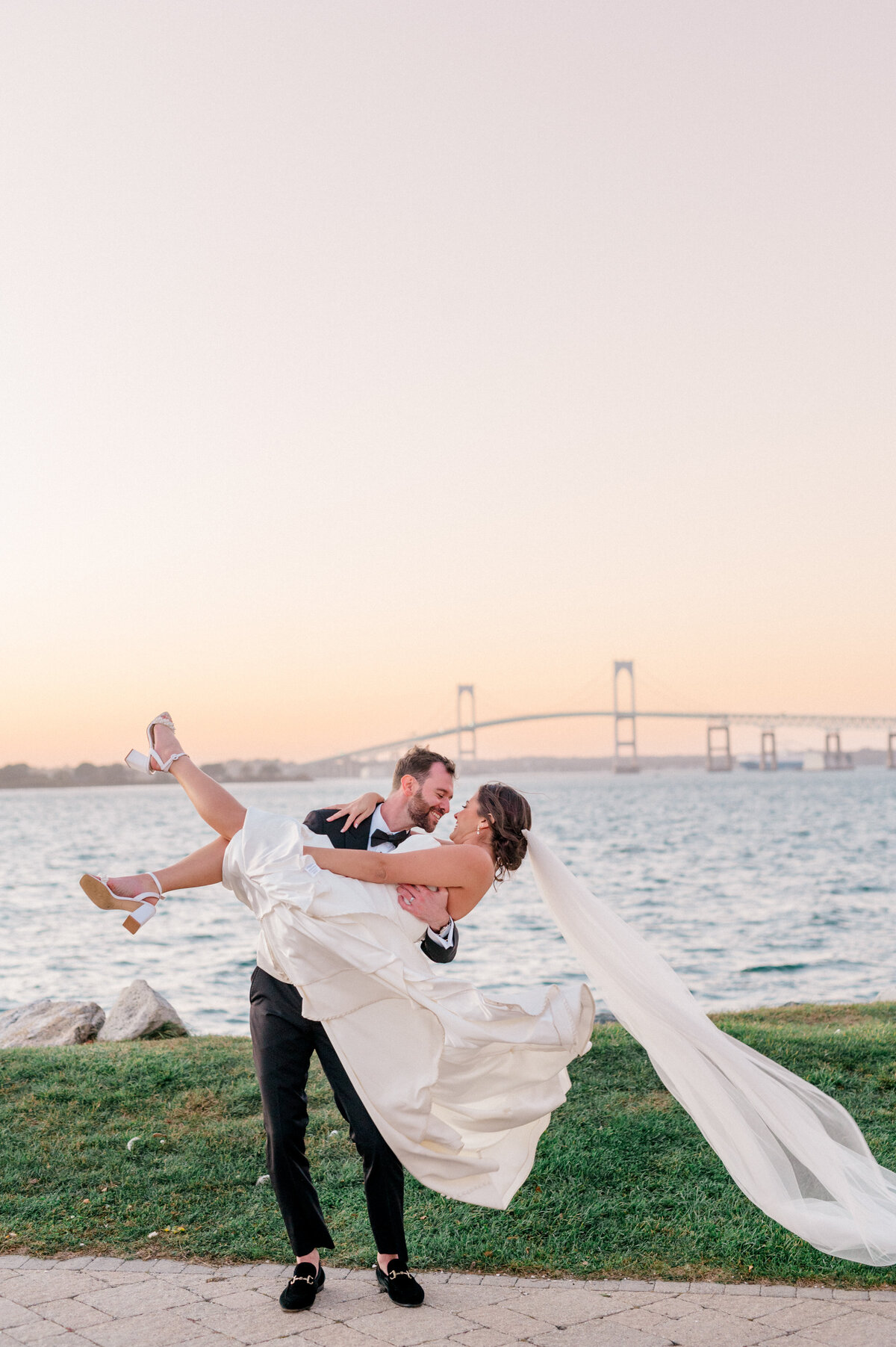 Newport-Harbor-Island-Resort-Wedding57
