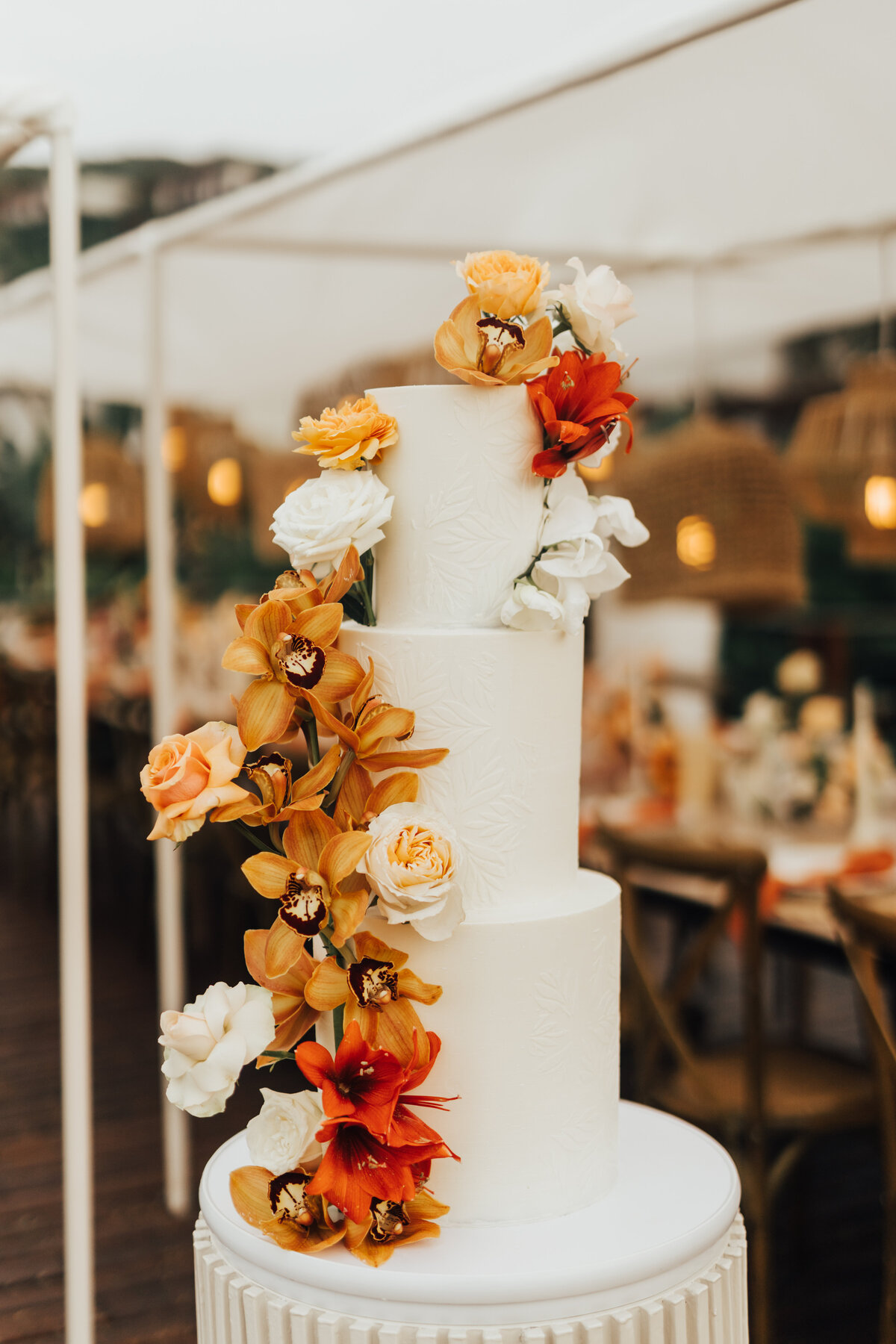 Destination Wedding and Elopement Planner - Cake (4)