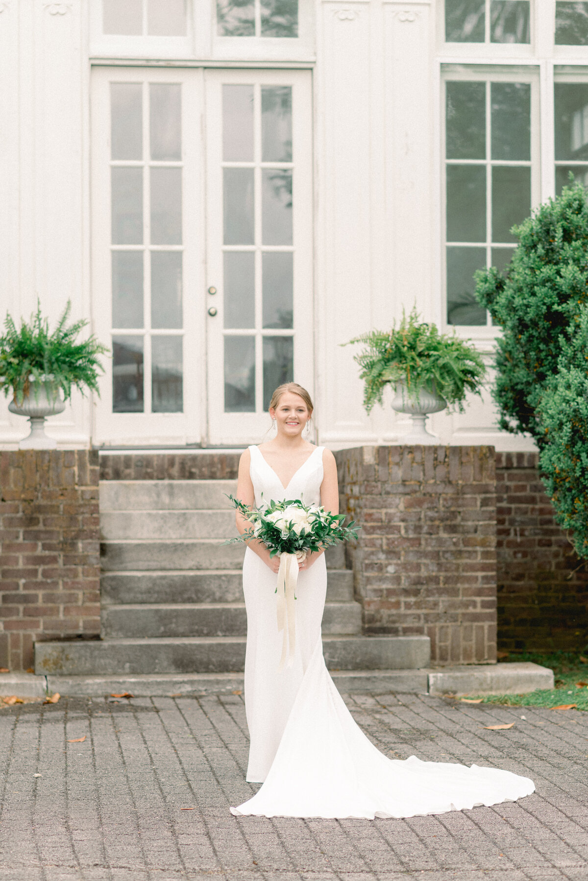 classic-white-mansion-wedding