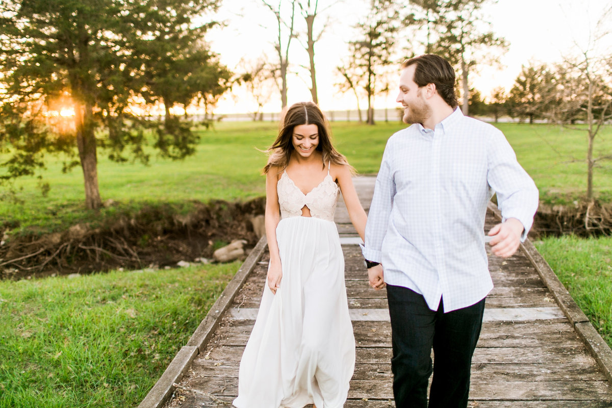 CedarLakeCellarsEngagementSession_MissouriWeddingPhotographer_CatherineRhodesPhotography-81