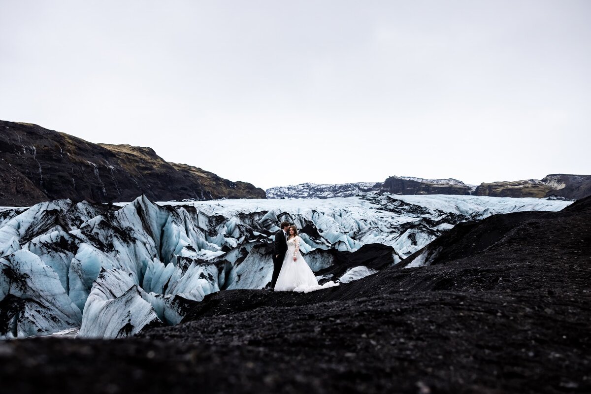 Glacier elopement in Iceland