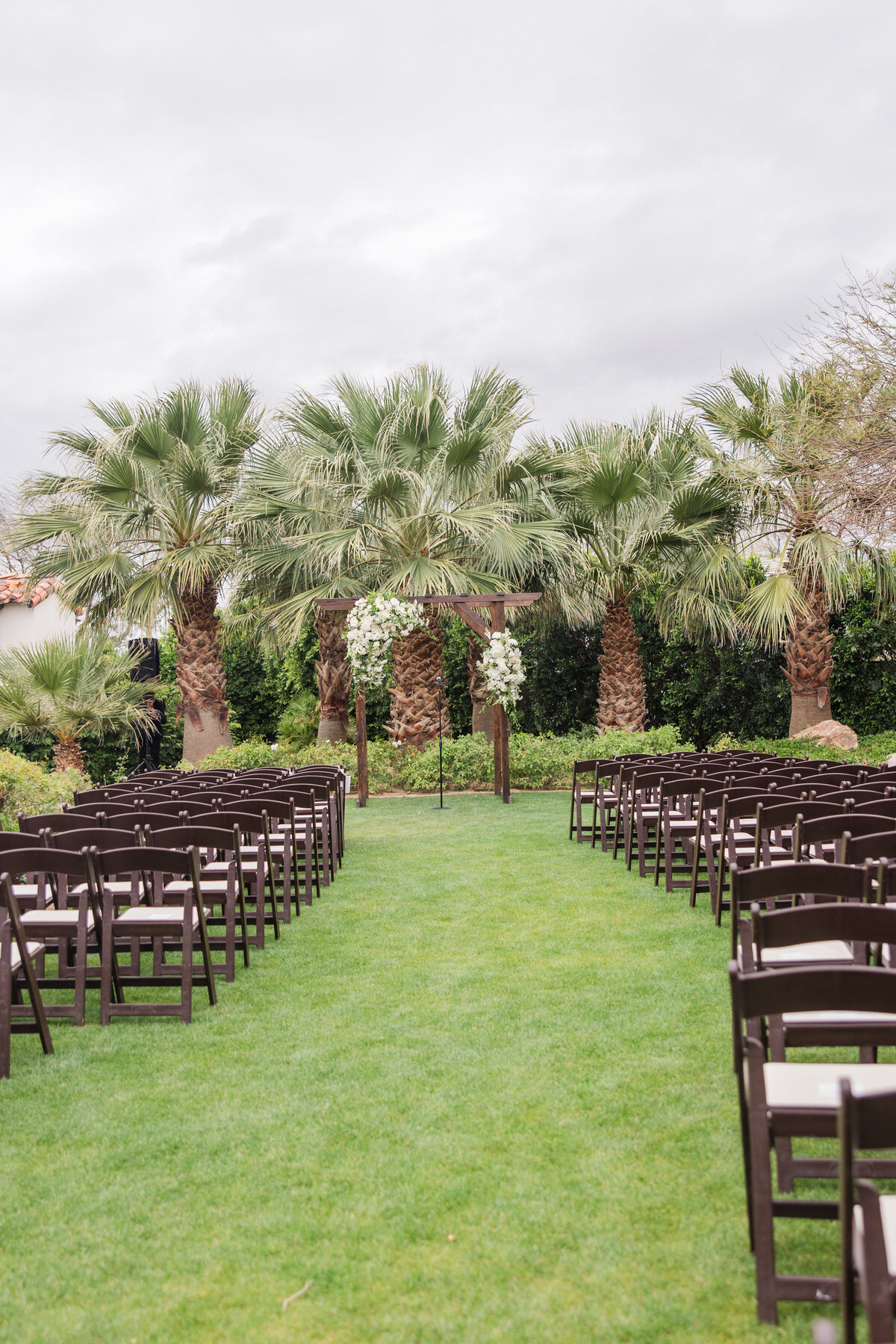 The Estate at Via Las Palmas Palm Springs Light and airy spring wedding southern california wedding venue luxury photography-119