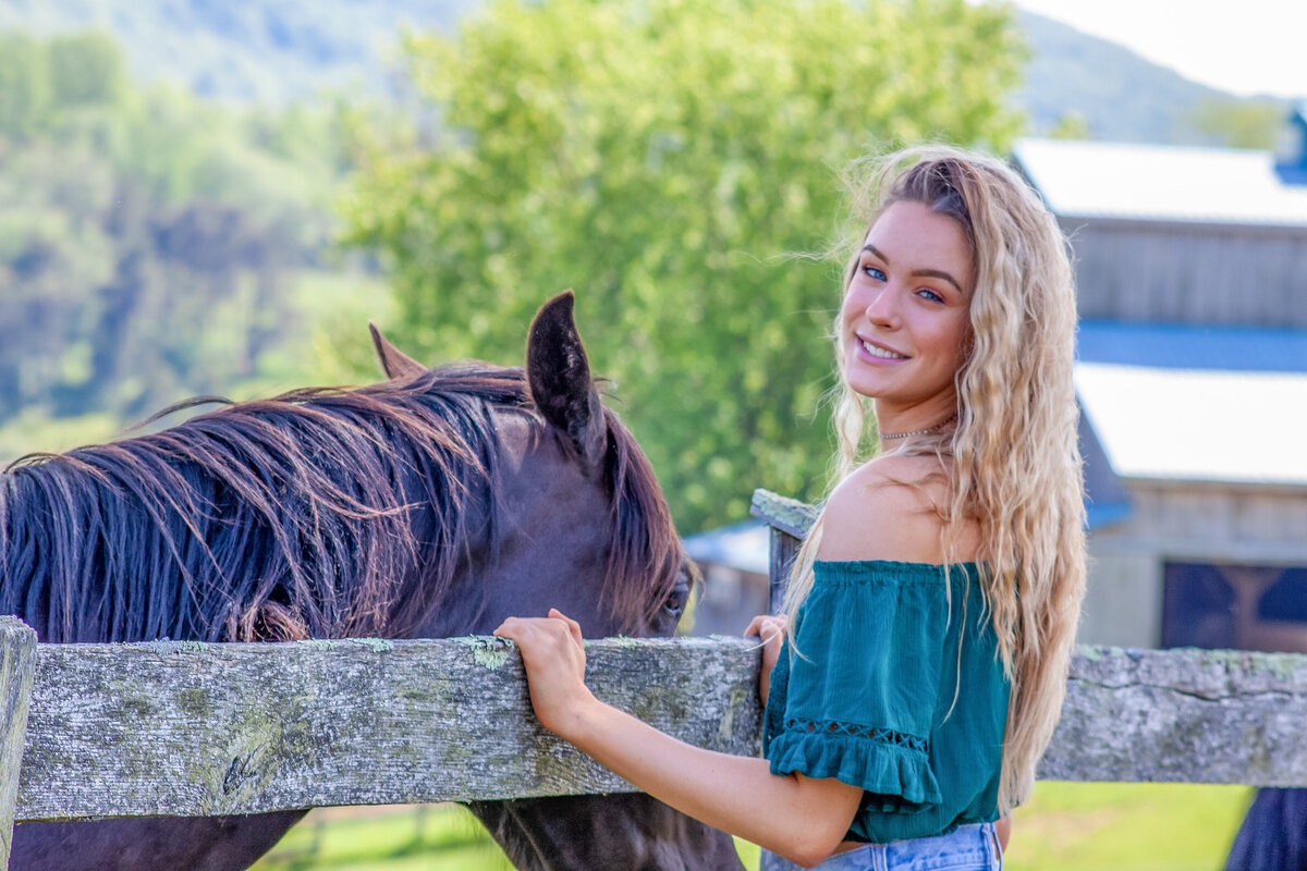 2020JocelyneSummerSenior_socialmedia-7111