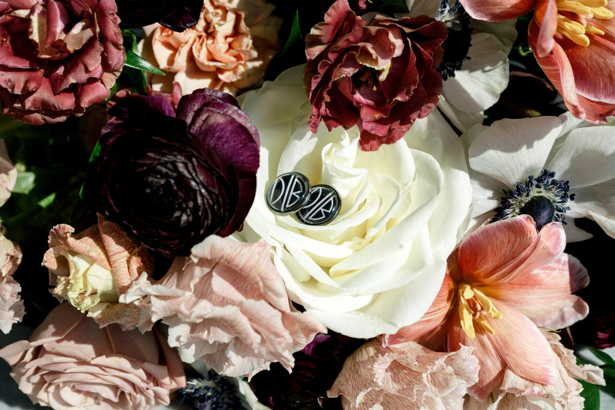 Berlez-Aspen-Avenue-Chicago-Wedding-Photographer- Clementine-Events-Thistle-&-Plume-Shannon-O’Brien-Makeup-Daniela-Kosta-Beauty-Sarabande-The-Robey-Vogue-Magazine-Editorial-Edgy-11