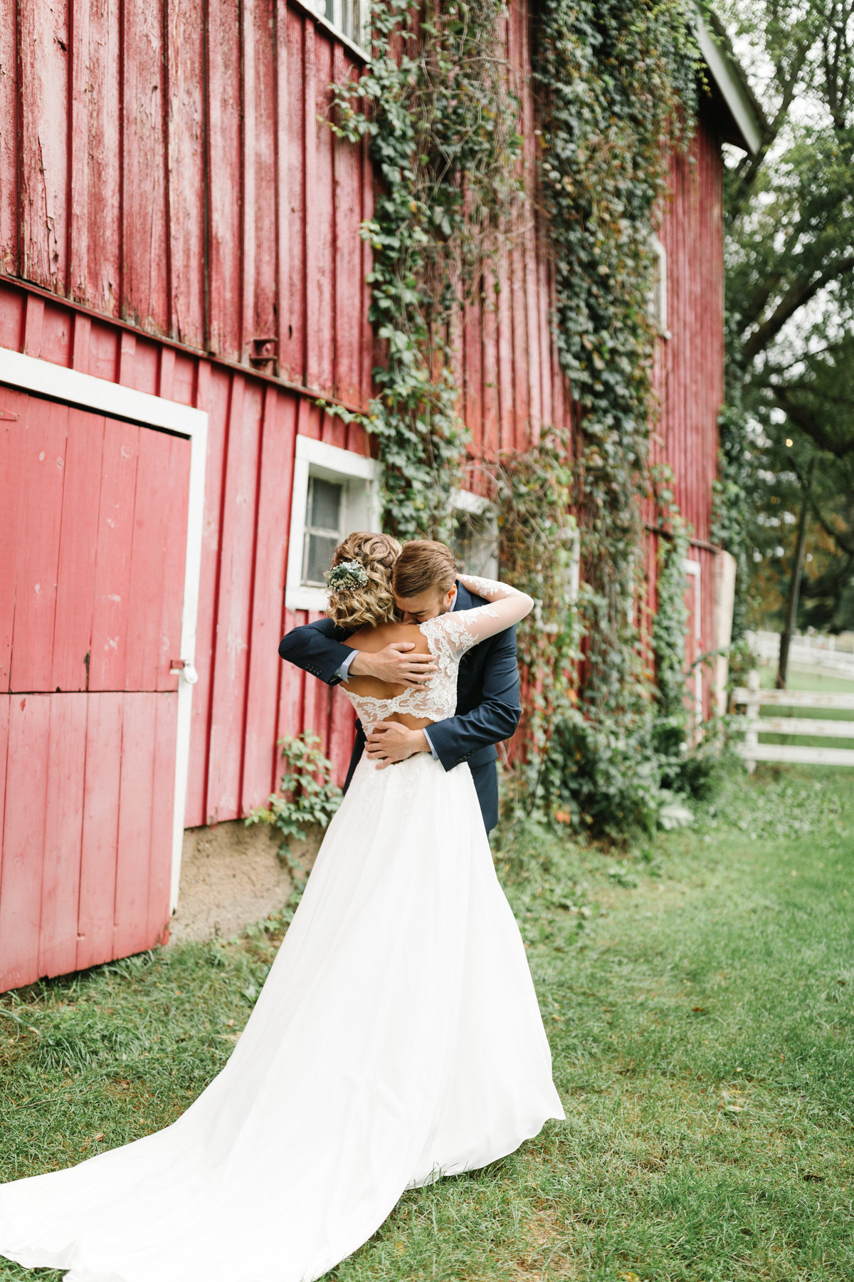 Hope-Glen-Farm-Cottage-Grove-Minnesota-September-Fall-Wedding-20