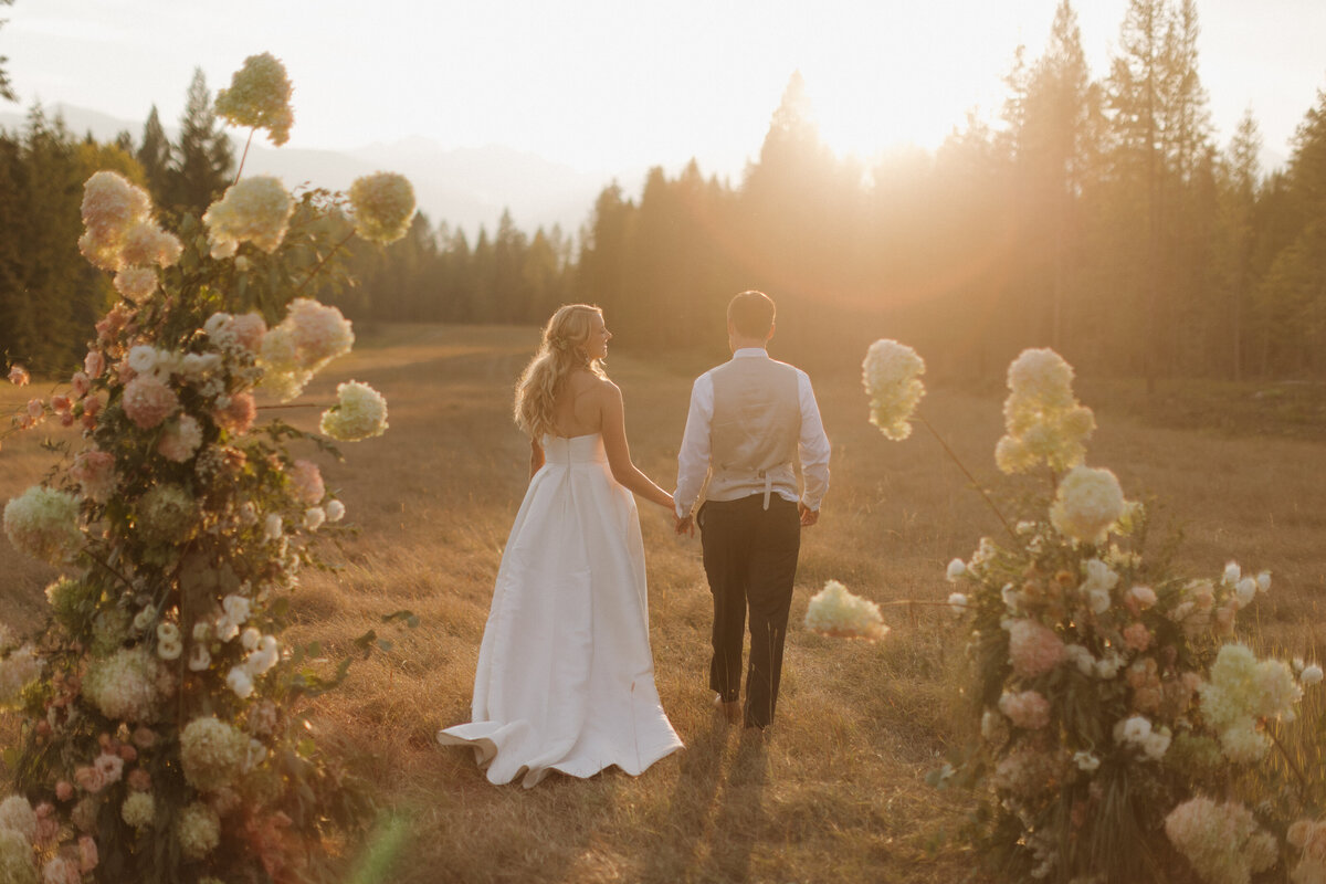 Summer Sunset Oregon Wedding