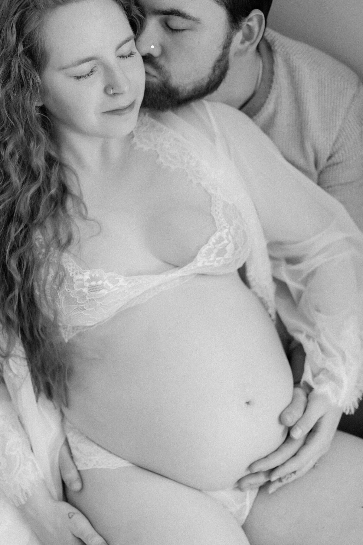 intimate-maternity-boudoir-session-24