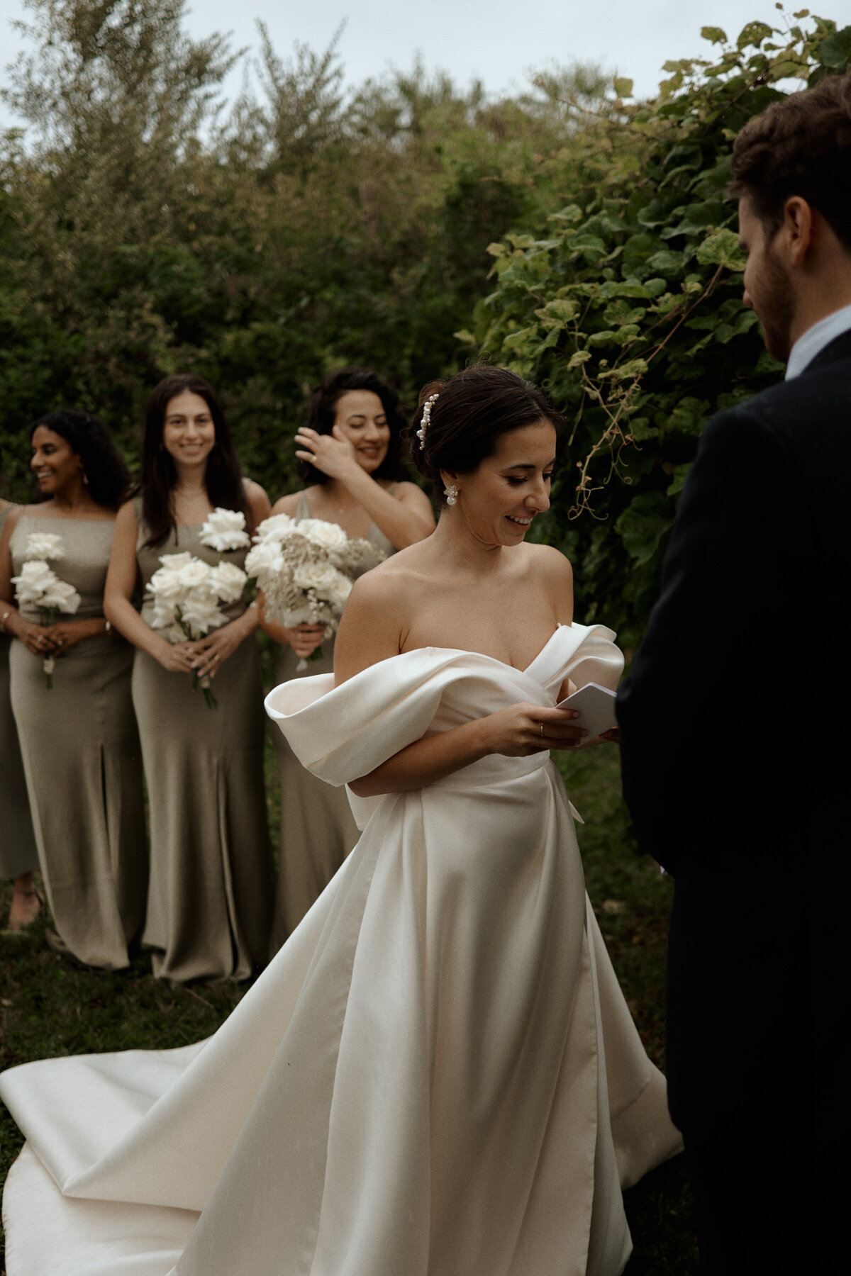 sage-and-white-wedding-inspiration