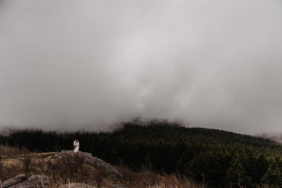 Adventure elopement in the Blue Ridge Mountains