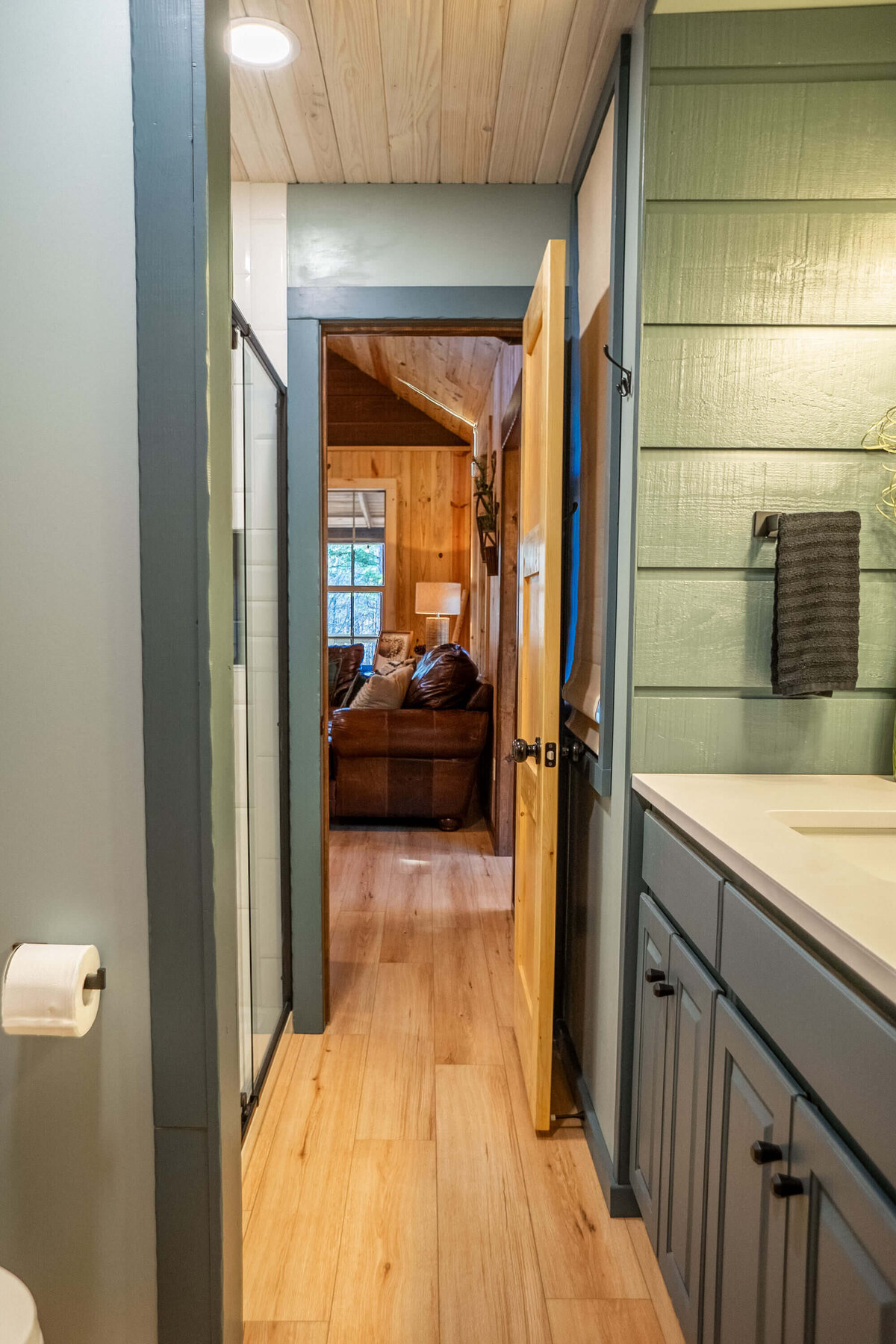 wolf-pen-gap-cabin-big-timber-lodge-13