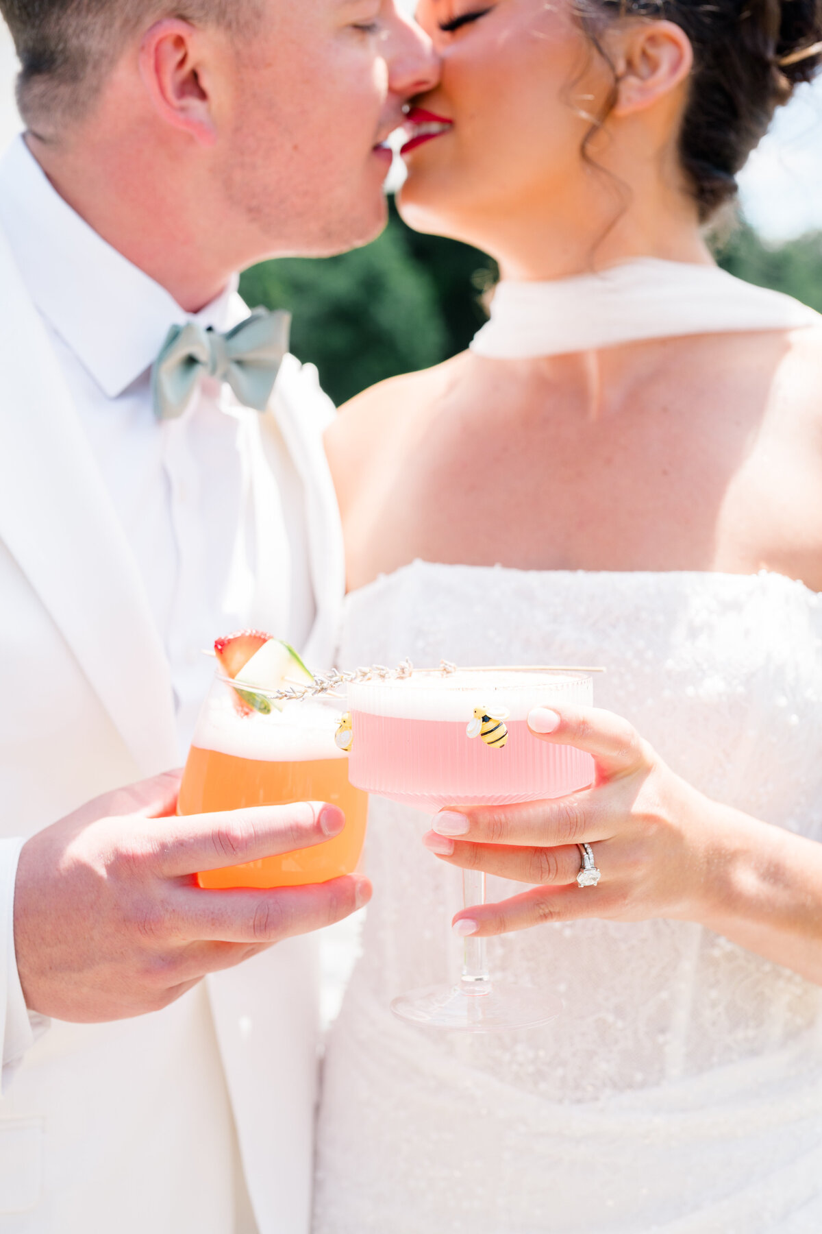 bride-and-groom-signature-drink-portrait-smith-farms-garden