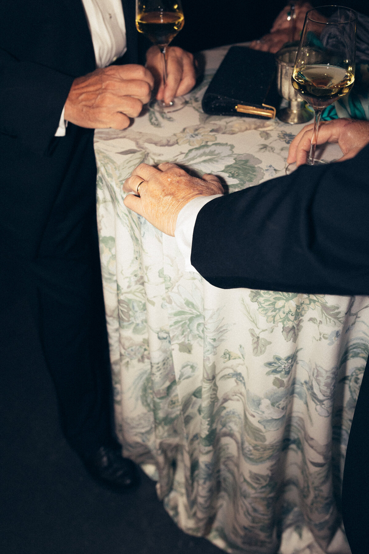 2312-emma-tristan-wedding-charleston-lowndes-grove-680