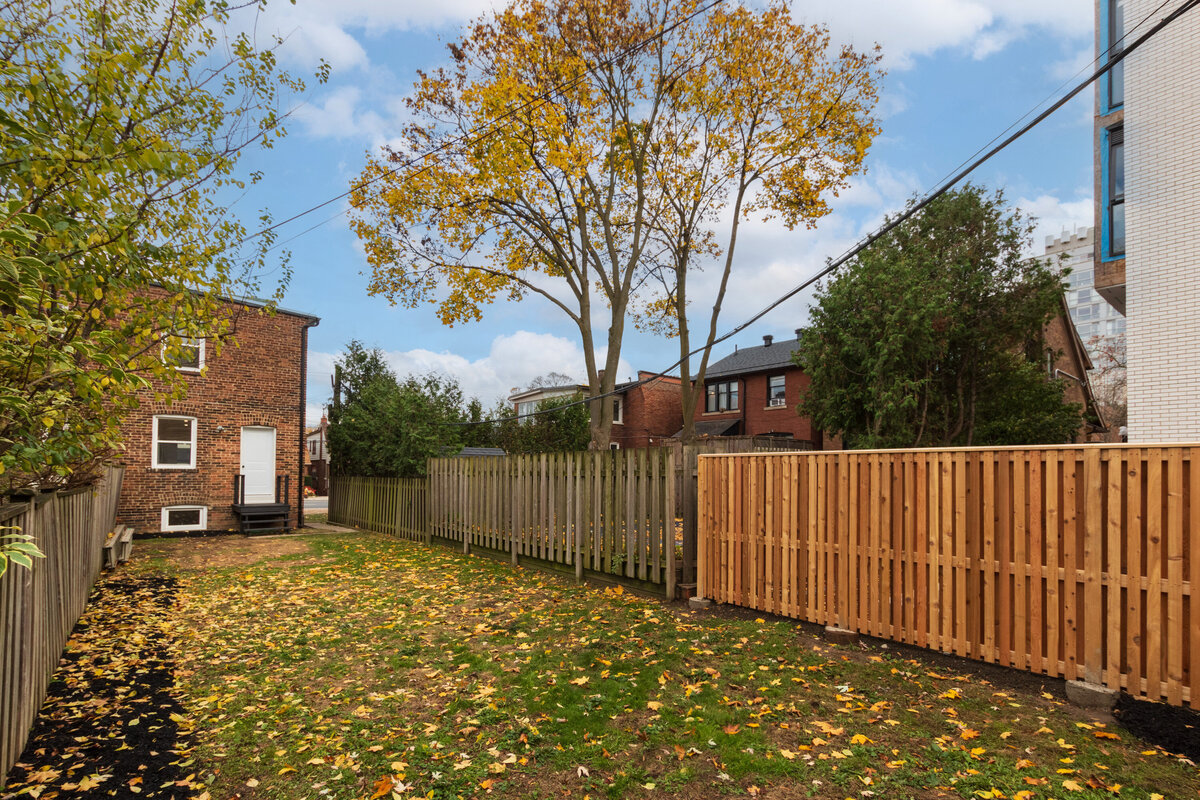 042_Backyard