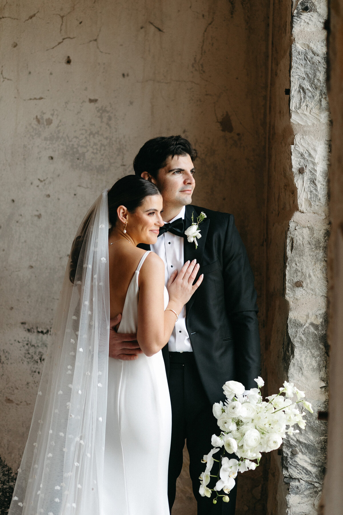 Elegant-modern-industrial-wedding-comfort-wedding-photographer-leah-thomason-7