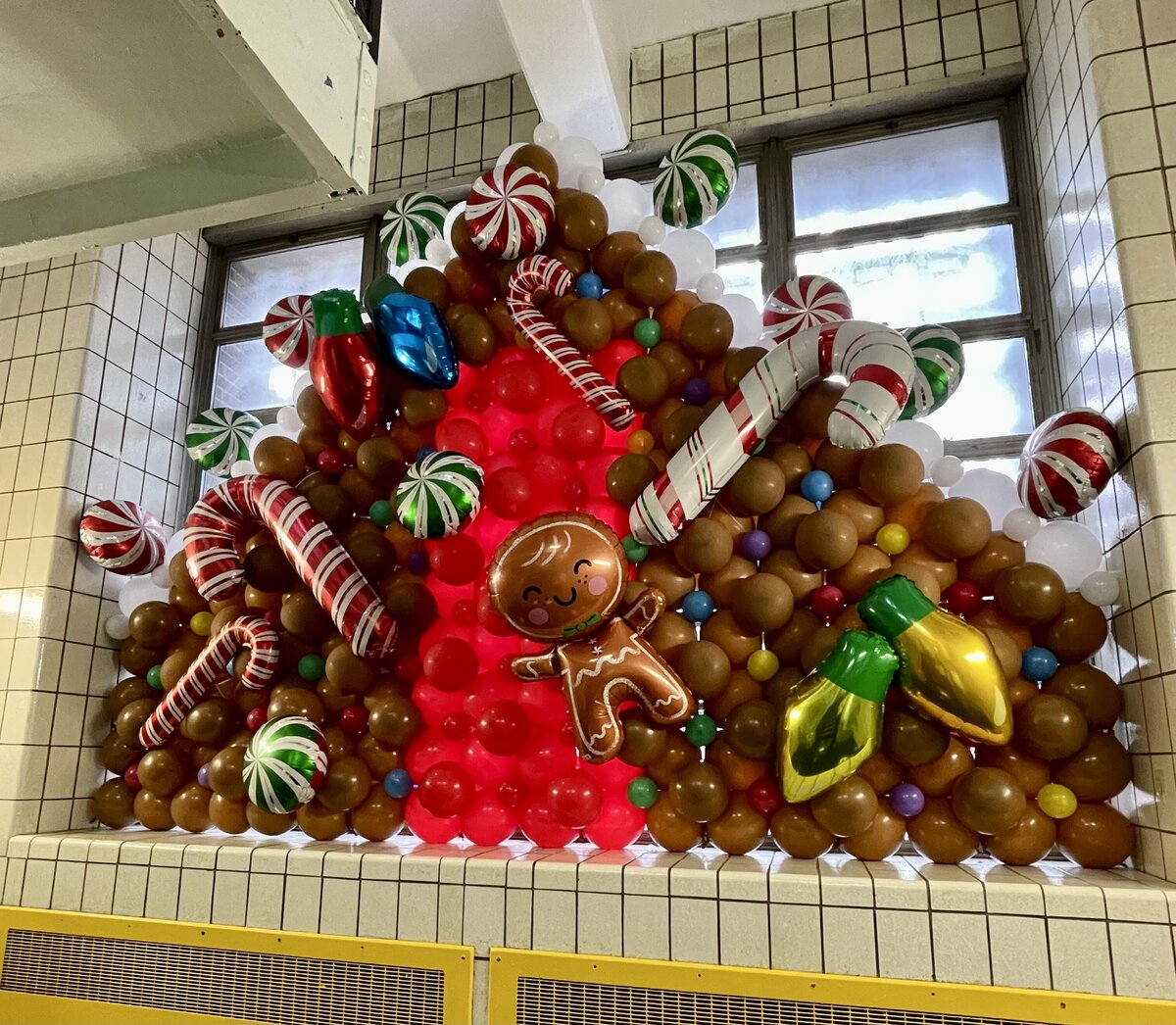 ginger bread balloon hous