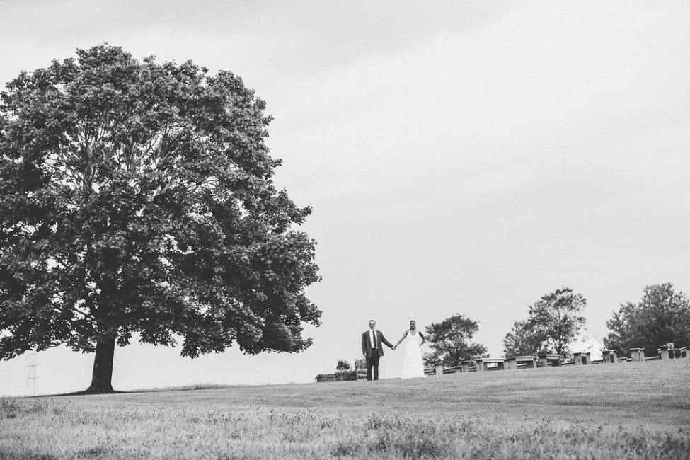 Victoria + Charlie Lions Rock Farm- 20-975x650