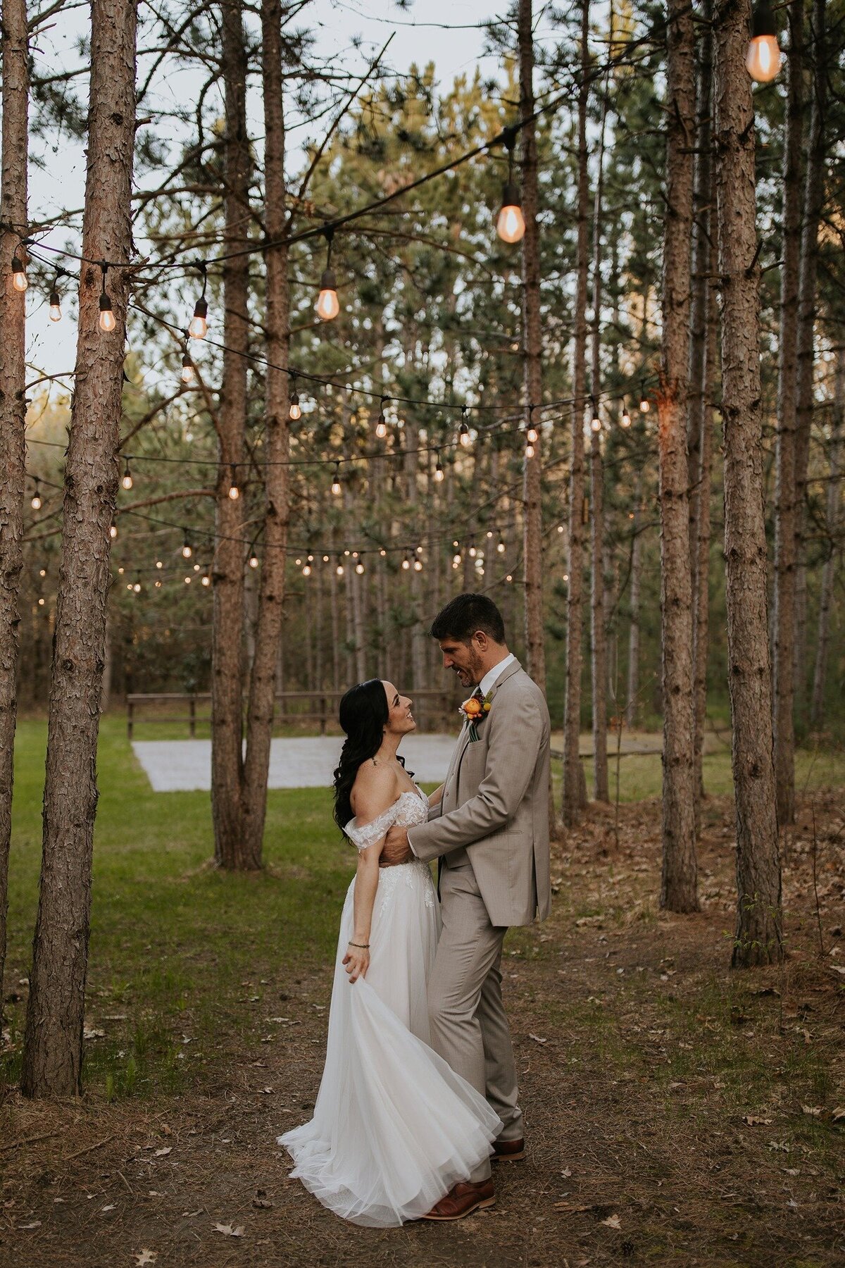 burlap-and-bells-wisconsin-wedding-venue-01