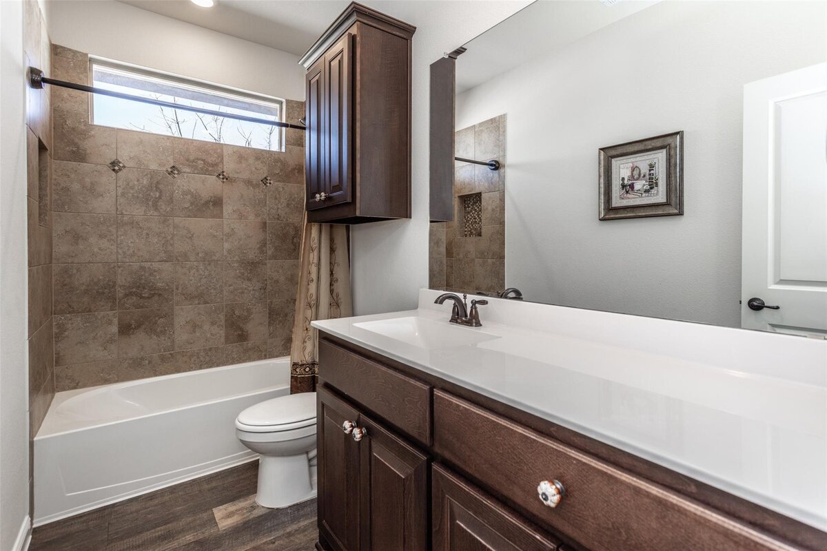 secondary bathroom, Krum Tx