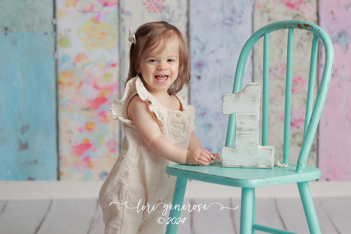 lehigh-valley-photographer-lori-generose-lg-photography-first-birthday-cake-smash-girl-east-texas-pa