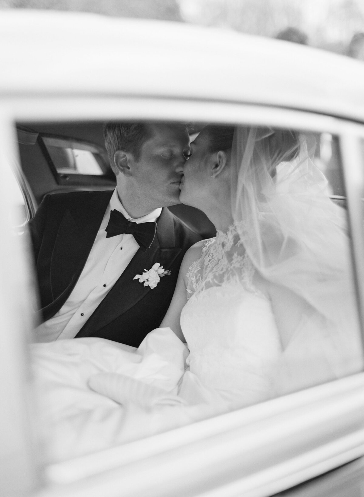 Molly-Carr-Photography-Luxury-Film-Photographer-Destination-Weddings-107