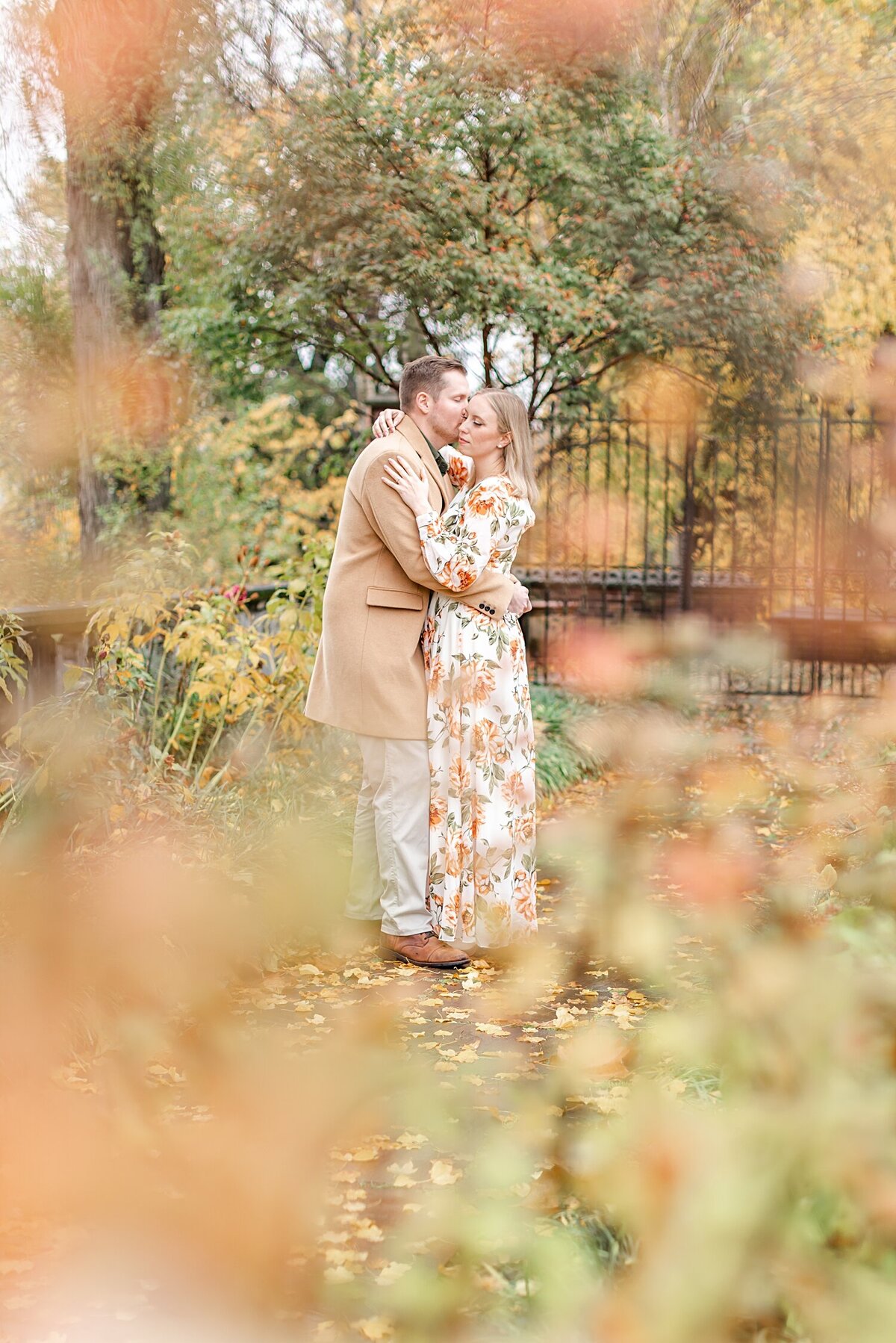 Pittsburgh-Mellon-Park-Fall-Engagement_0014