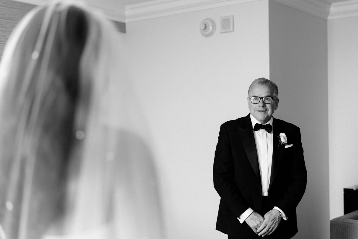 Philadelphia-Ritz-Carlton-Wedding-Bride-Getting-Ready_020