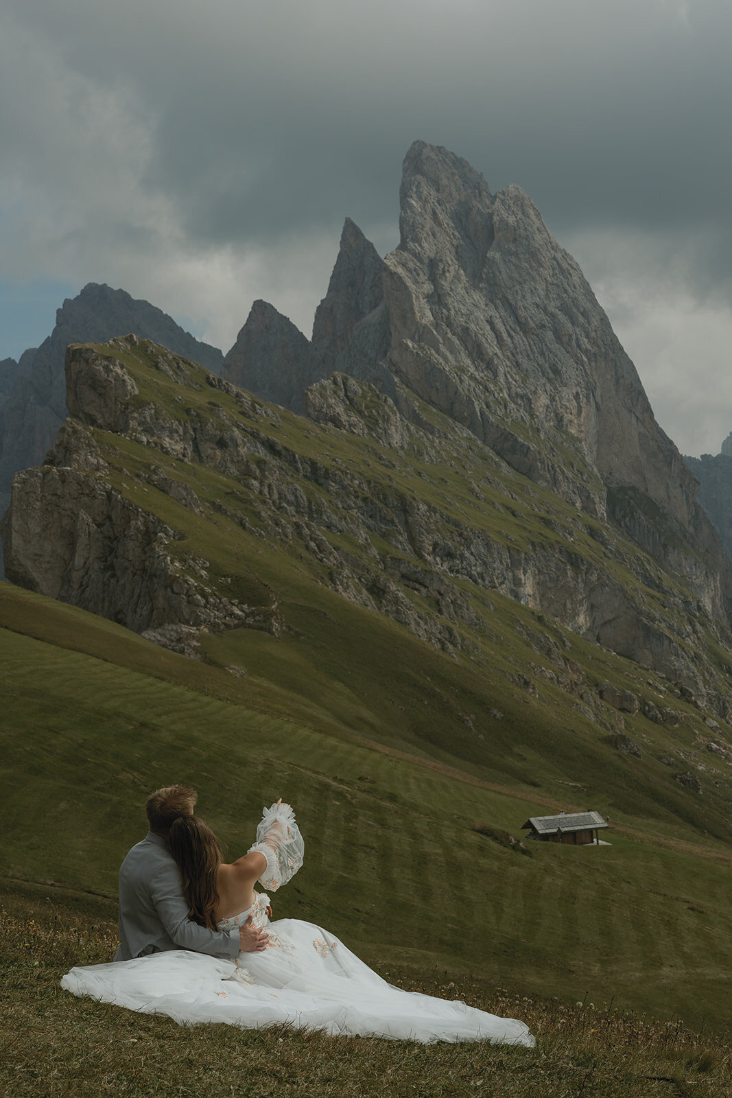 destination-wedding-elopement-photographer-italy-dolomites-seceda-documentary-tanya-davids-photo-film-58