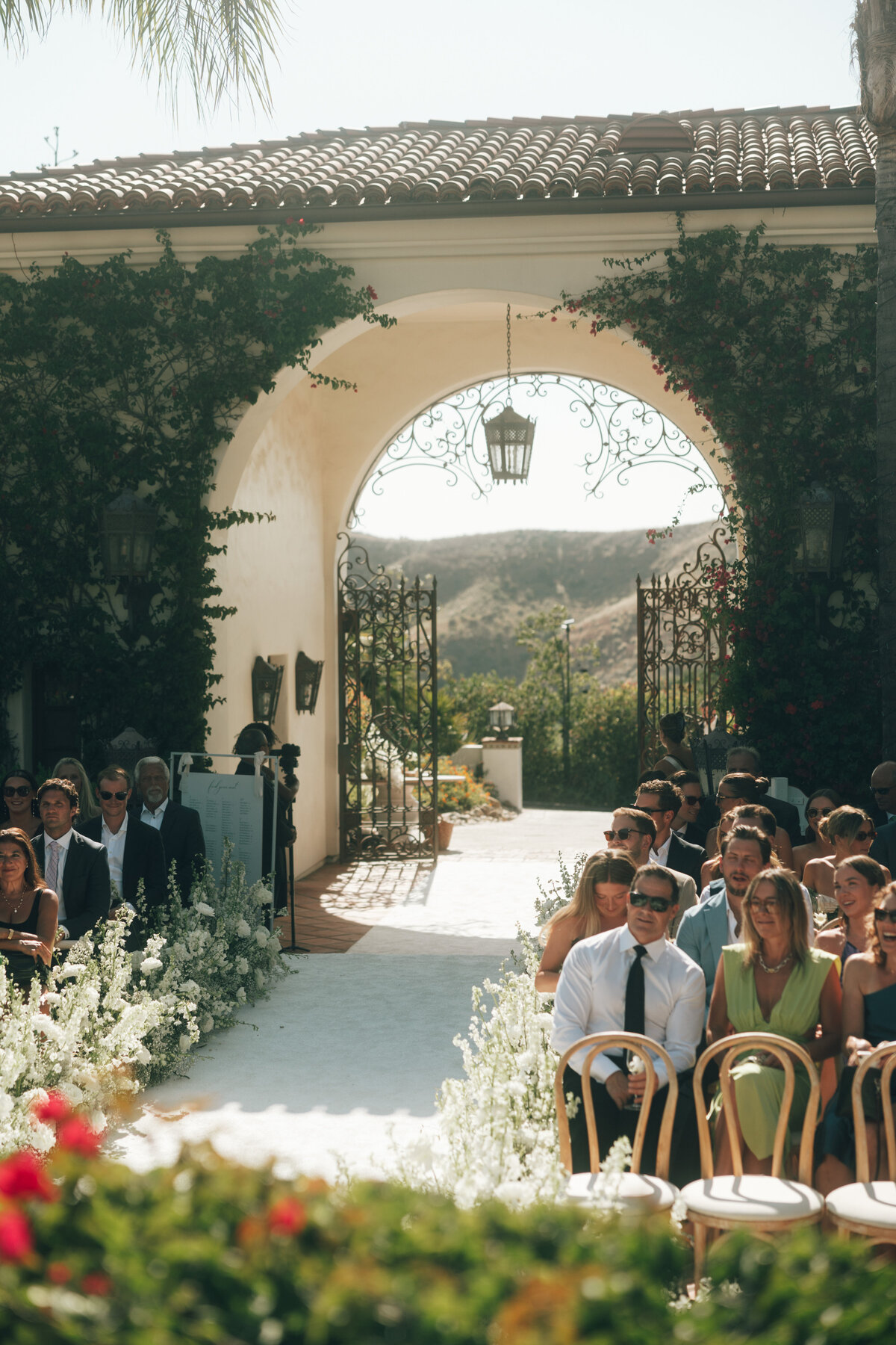 hummingbird-nest-ranch-california-elegant-luxury-wedding-48
