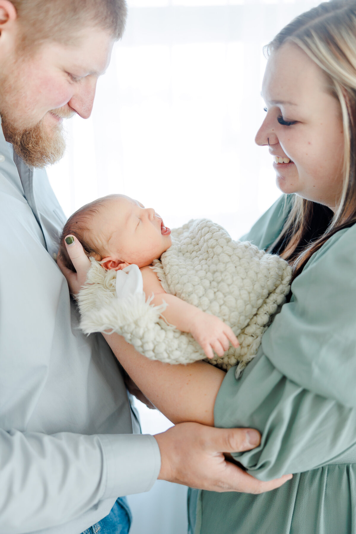 newborn-photographer-south-dakota (13)