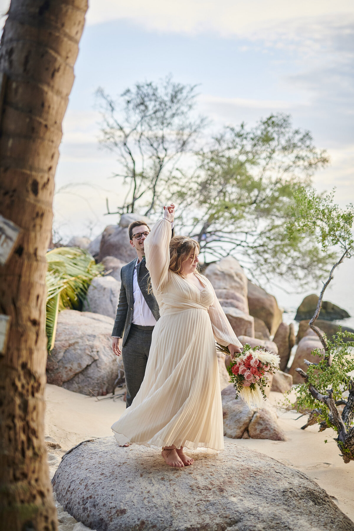 Jessica + Alex Koh Tao Thailand Beach Wedding (16)