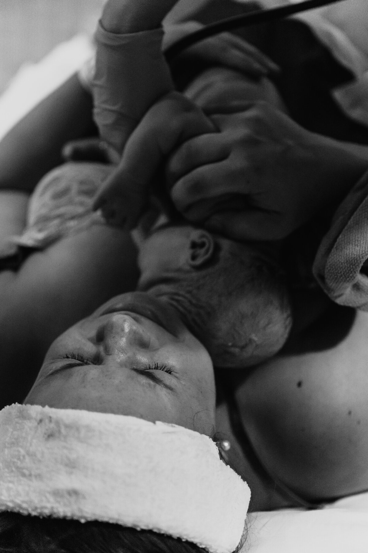birth-photography-hospital-newborn-Rochester-minnesota