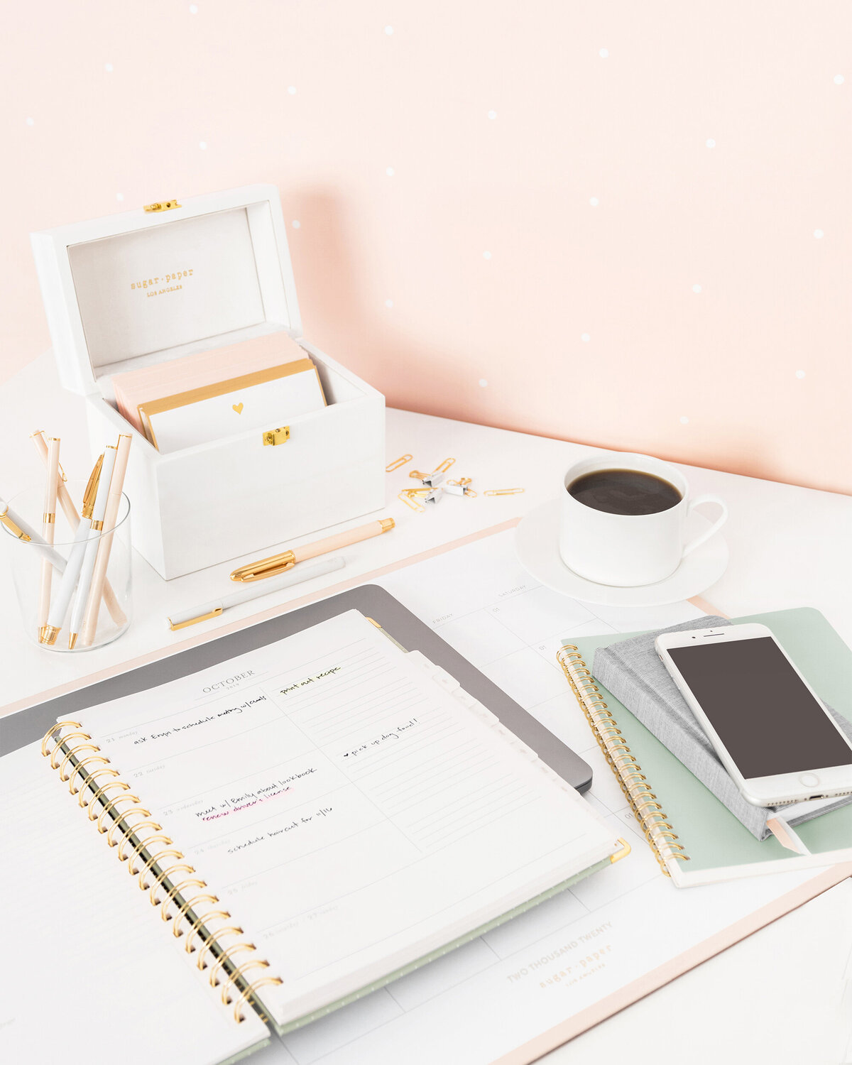 Desk scene_pink-website