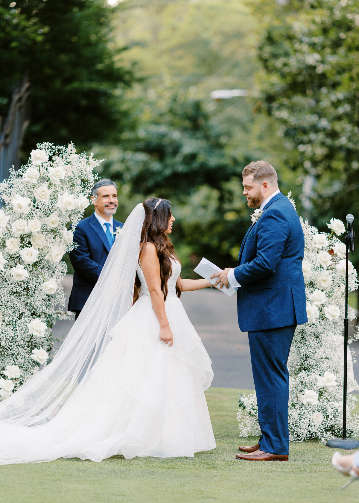 Huntingdon-Valley-Country-Club-Wedding-Outdoor-Ceremony-Photos_084