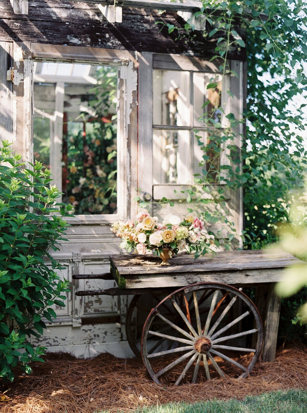 Mint Spring Farm Wedding Venue with Sarah Sunstrom Photography on Wedding Sparrow_0009