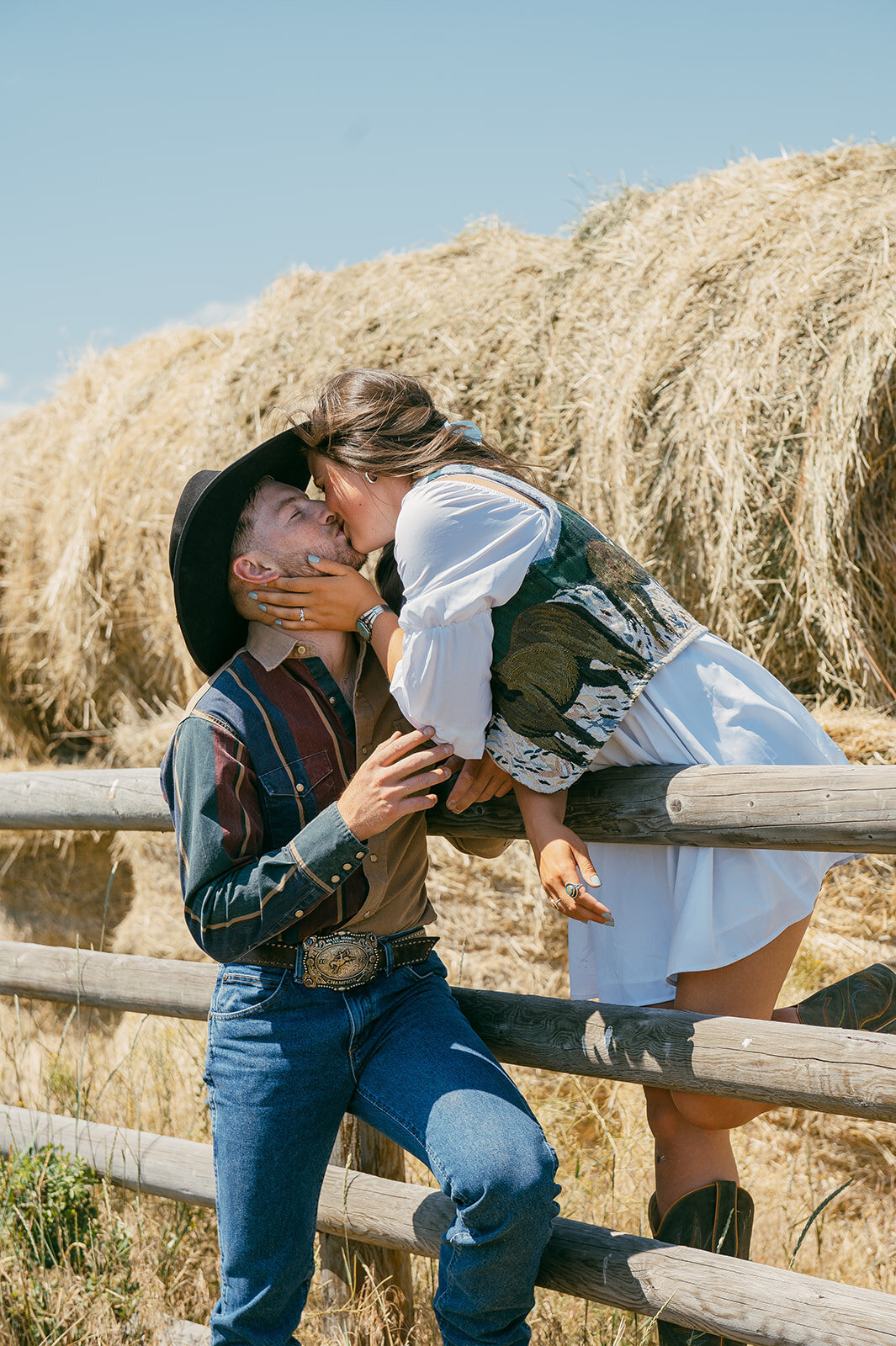 presley-gray-photo-haybale-forest-montana-elopement-7574