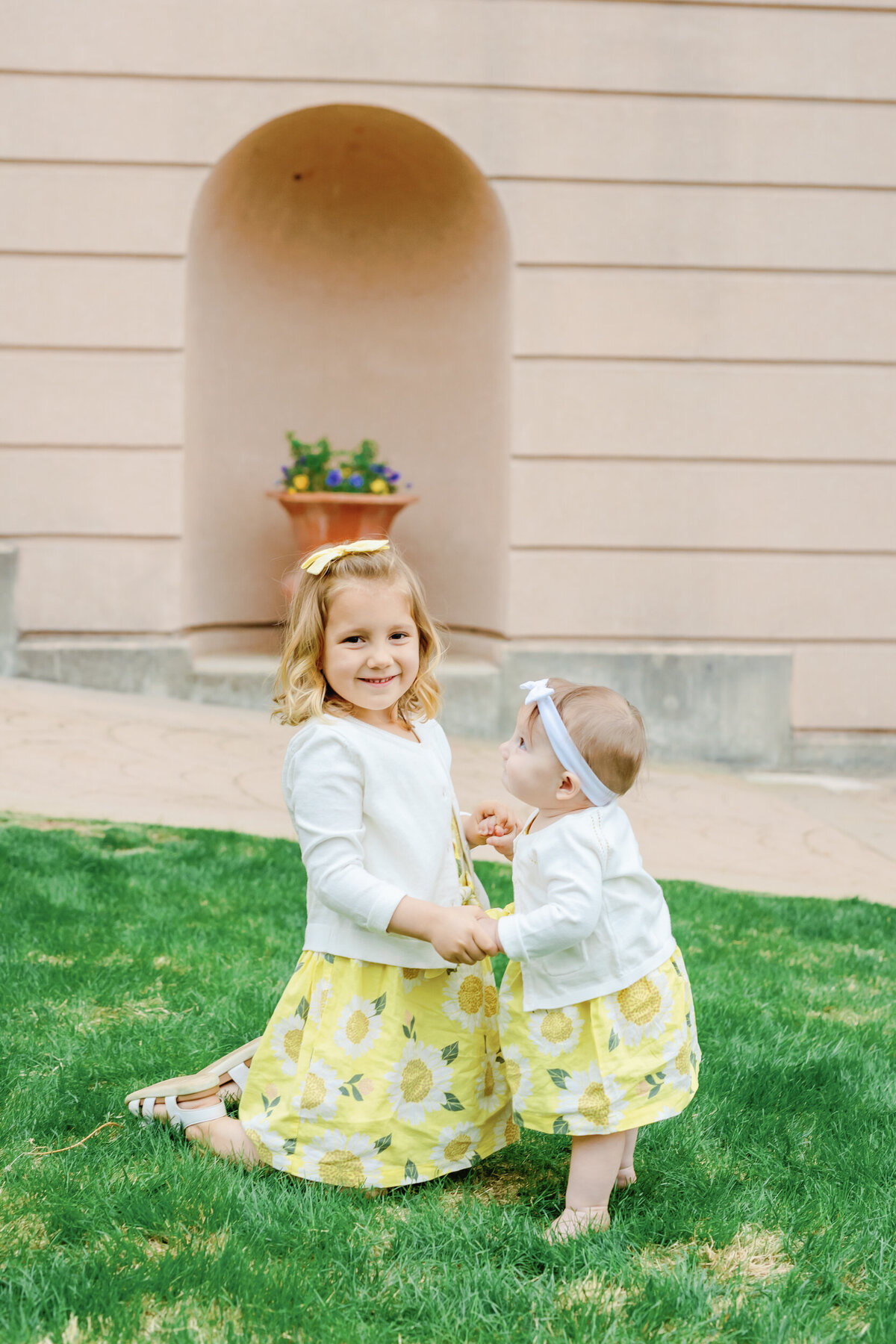 Mackey Family Photoshoot - Philbrook Museum - Amanda Hitchen Photography-14