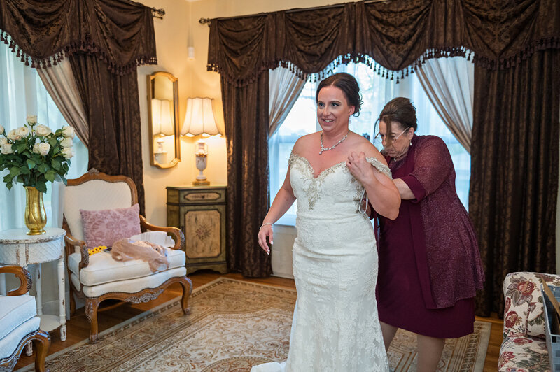 Detroit Wedding Photographer Victoria Wedding Chapel-026