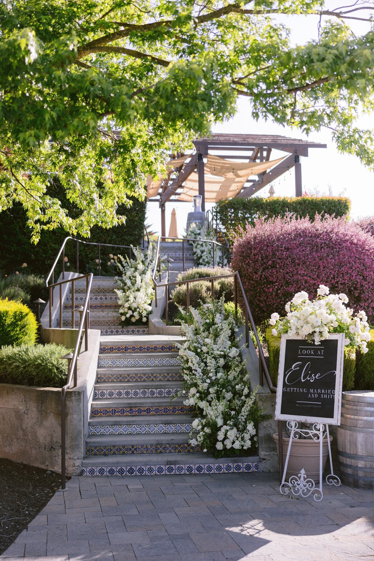 wente vineyards, staircase, white flowers
