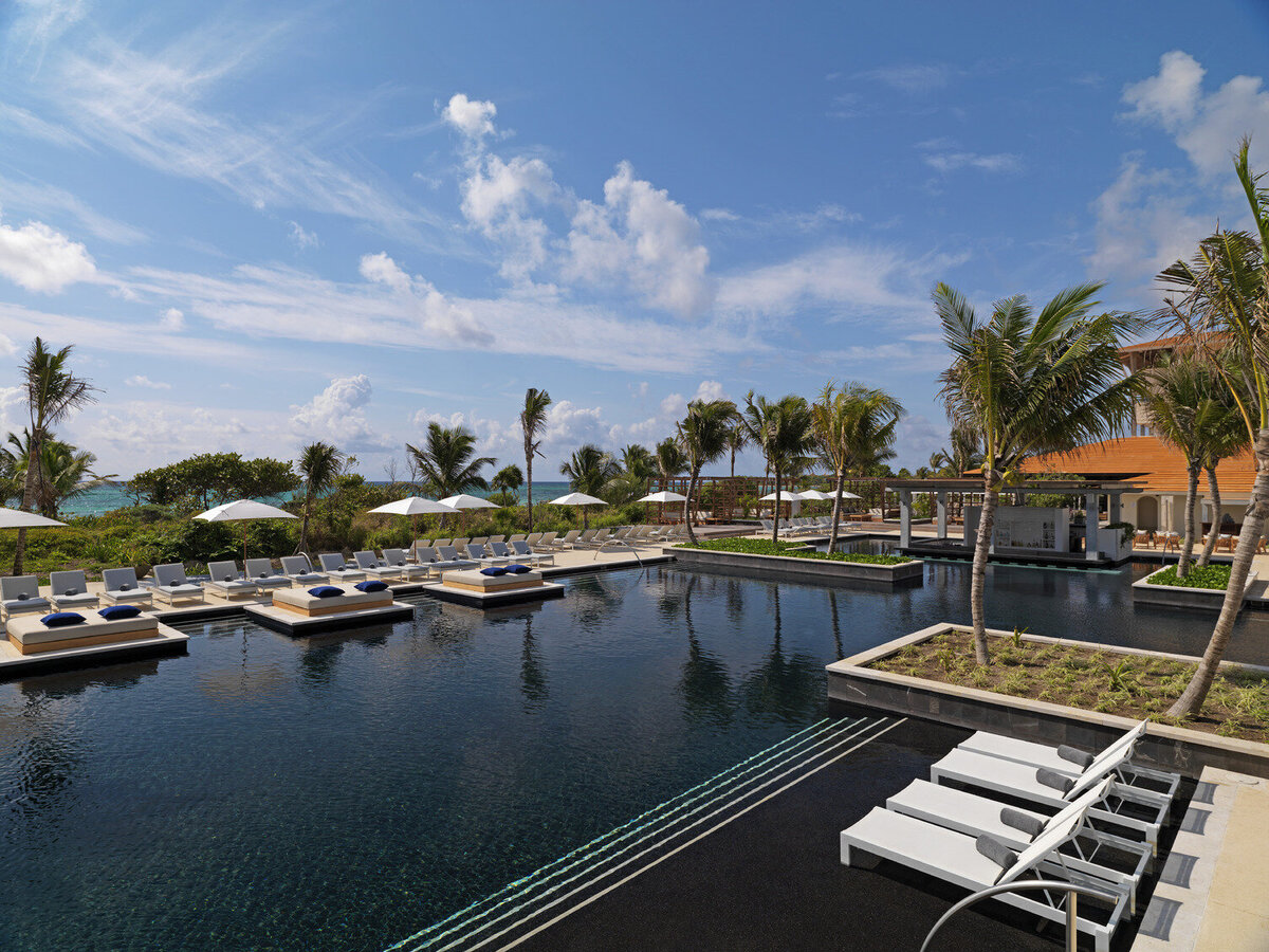 2087 Pool with ocean view
