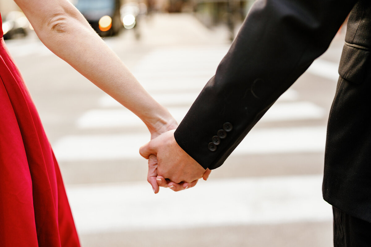 Aspen-Avenue-Chicago-Wedding-Photographer-Lyric-Opera-House-Elegant-Timeless-Classic-Luxury-Downtown-True-to-Color-Bold-Romantic-Chicago-Theater-Lurie-Garden-FAV-73